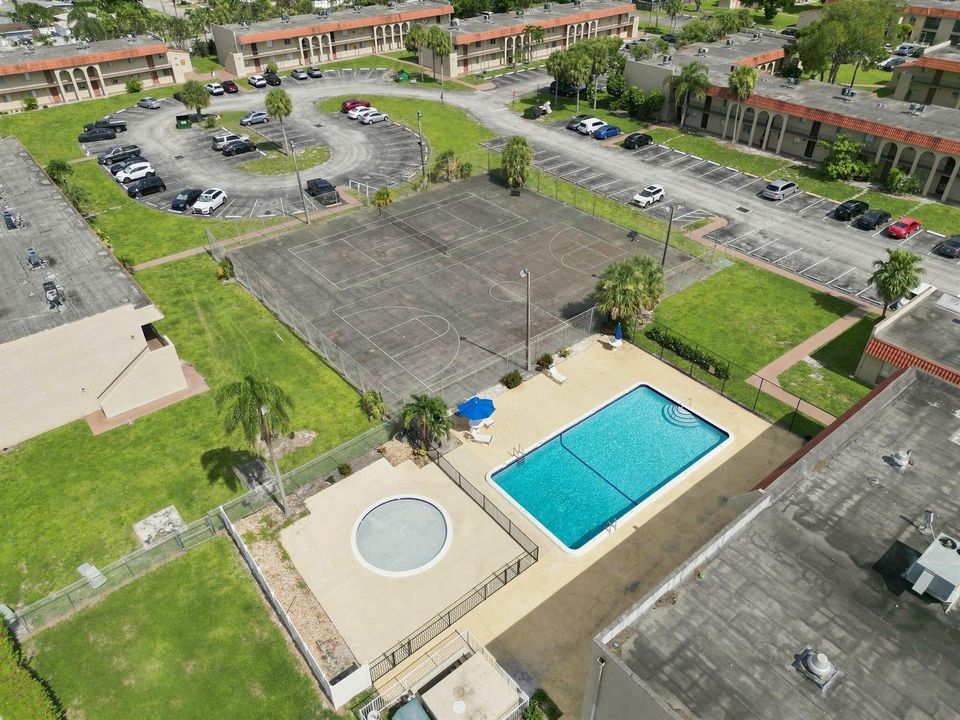 47-web-or-mls-6106_Forest_Hill_Boulevard