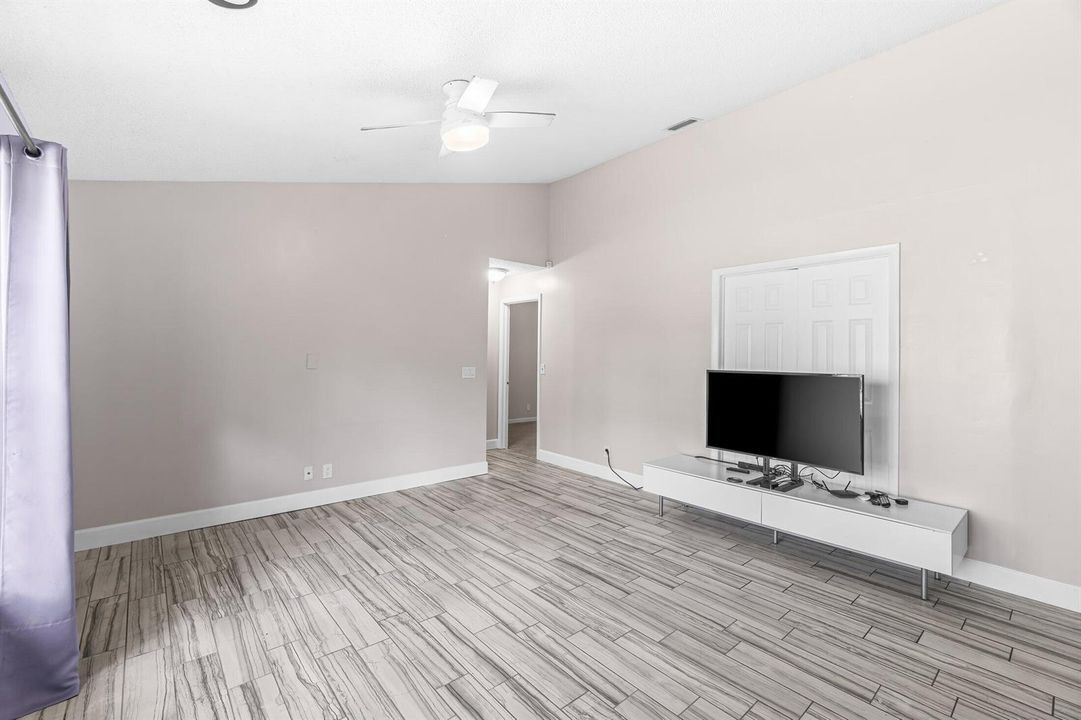 008-5335HavasuCourt-Greenacres-FL-33467-