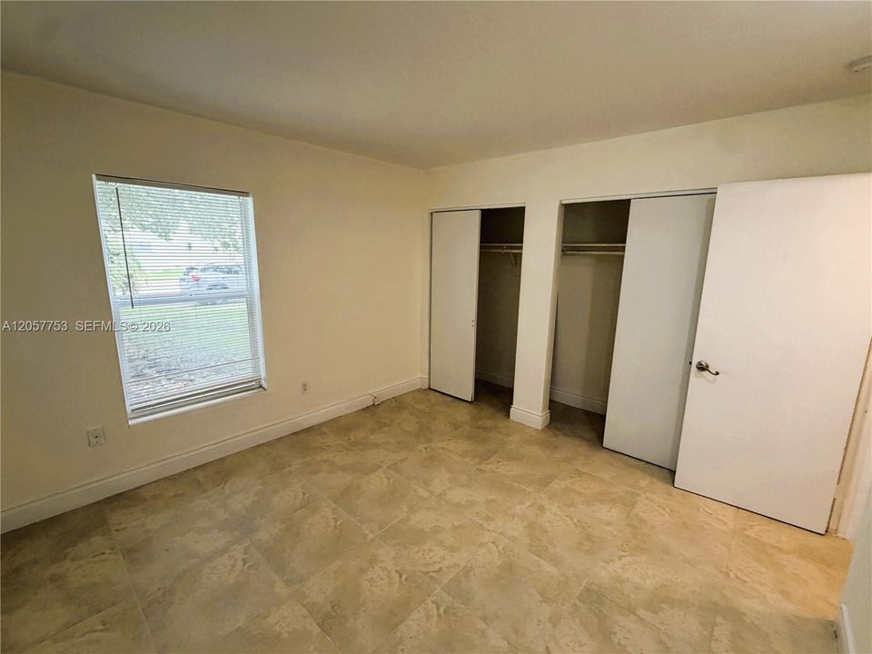На продажу: $385,000 (3 спален, 2 ванн, 1140 Квадратных фут)