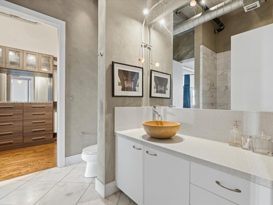 На продажу: $400,000 (1 спален, 1 ванн, 1074 Квадратных фут)