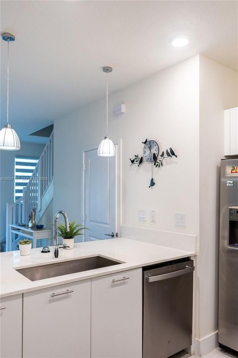 En Venta: $670,000 (3 camas, 2 baños, 1424 Pies cuadrados)