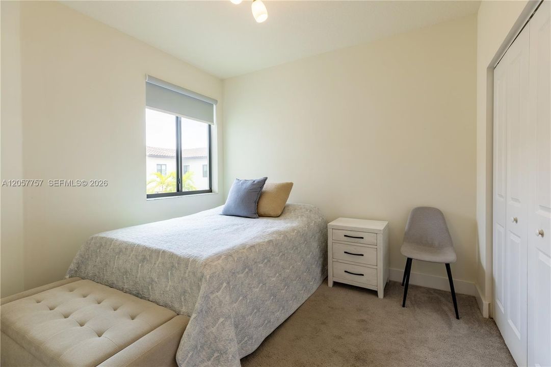 En Venta: $670,000 (3 camas, 2 baños, 1424 Pies cuadrados)