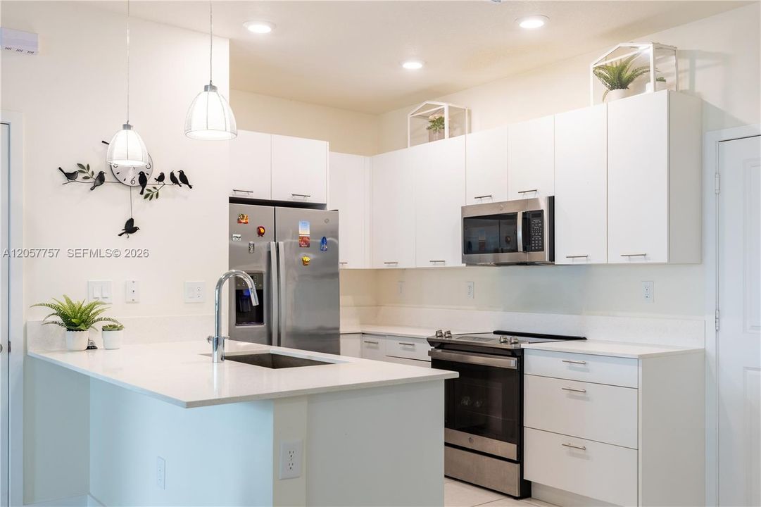 En Venta: $670,000 (3 camas, 2 baños, 1424 Pies cuadrados)