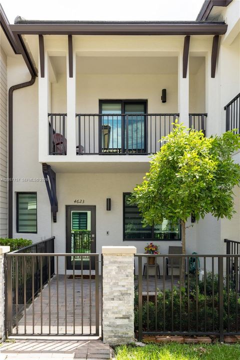 En Venta: $670,000 (3 camas, 2 baños, 1424 Pies cuadrados)