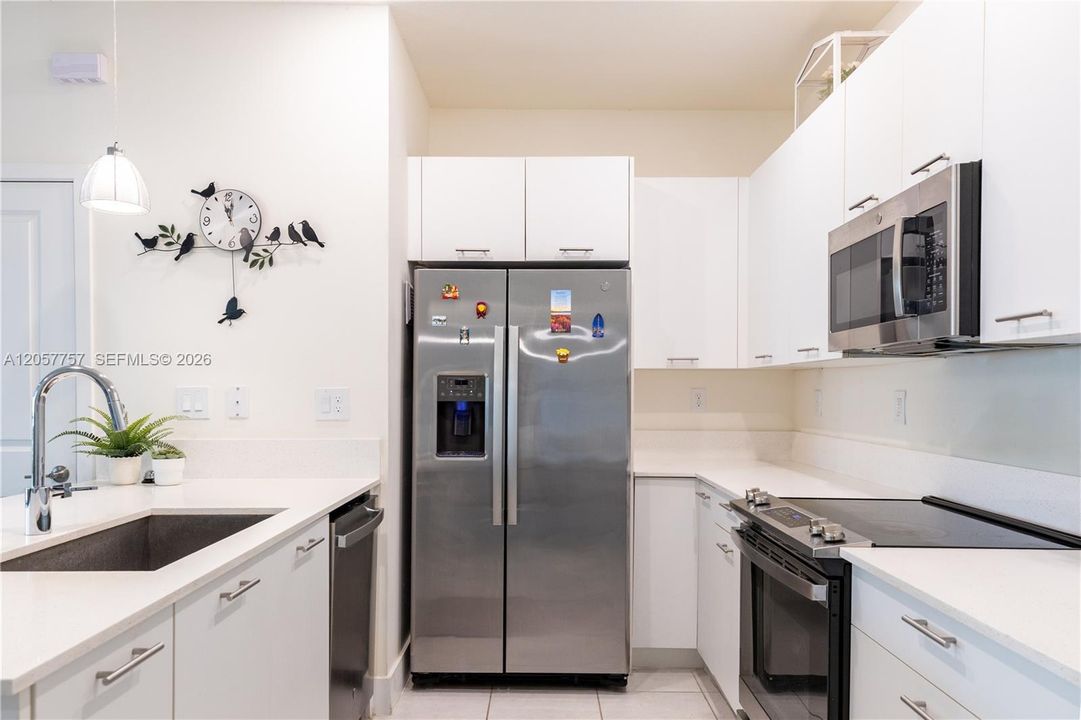 En Venta: $670,000 (3 camas, 2 baños, 1424 Pies cuadrados)