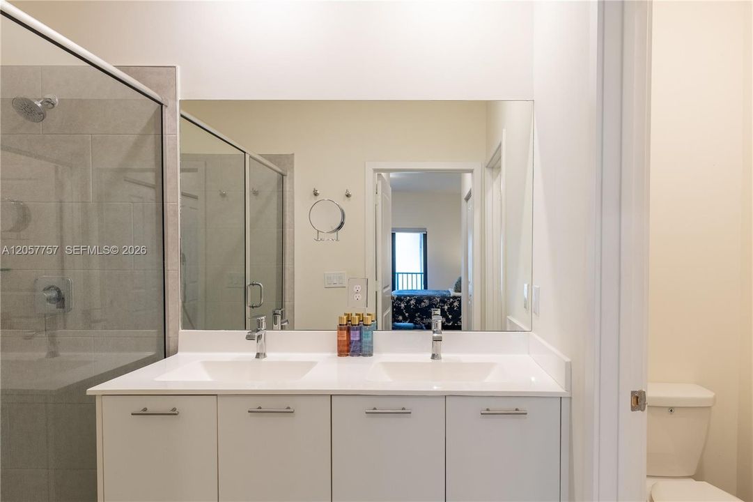 En Venta: $670,000 (3 camas, 2 baños, 1424 Pies cuadrados)