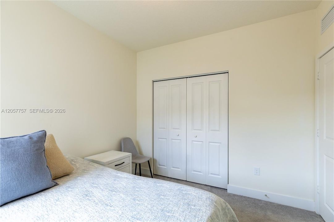 En Venta: $670,000 (3 camas, 2 baños, 1424 Pies cuadrados)