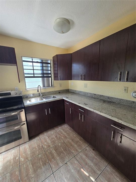 В аренду: $2,700 (3 спален, 2 ванн, 0 Квадратных фут)
