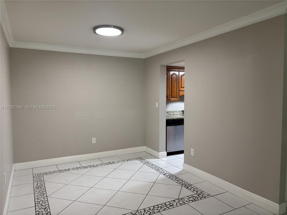 For Rent: $2,400 (2 beds, 2 baths, 1140 Square Feet)