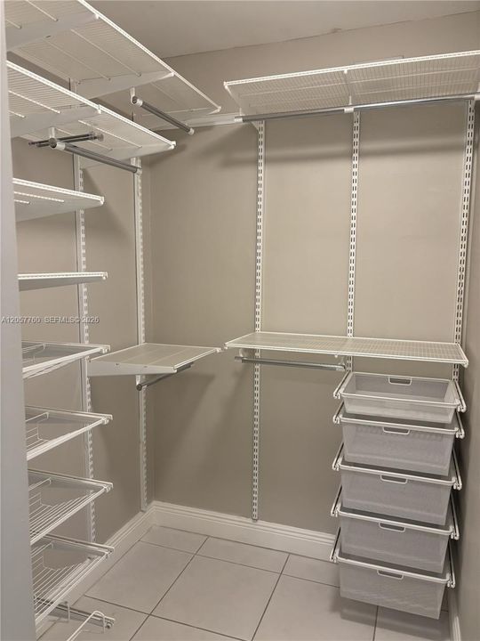 For Rent: $2,400 (2 beds, 2 baths, 1140 Square Feet)
