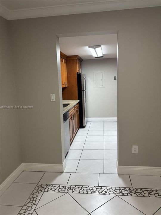 For Rent: $2,400 (2 beds, 2 baths, 1140 Square Feet)