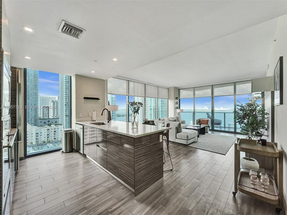 Active With Contract: $6,250 (2 beds, 2 baths, 1311 Square Feet)