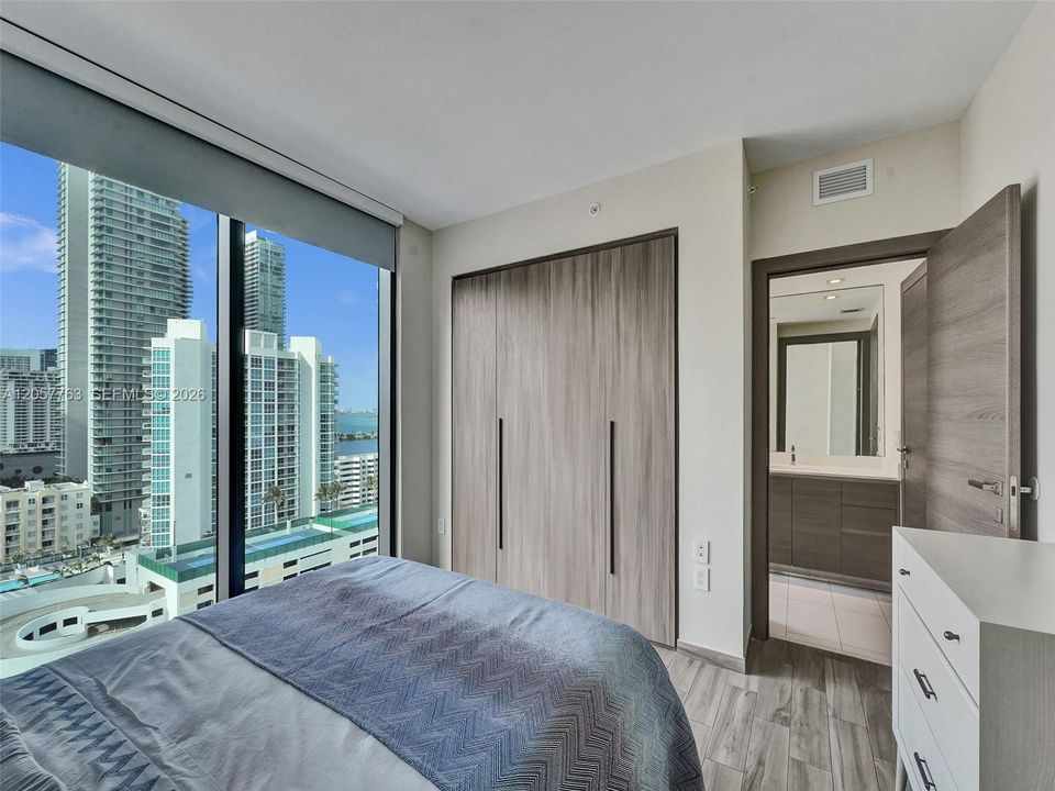 Active With Contract: $6,250 (2 beds, 2 baths, 1311 Square Feet)