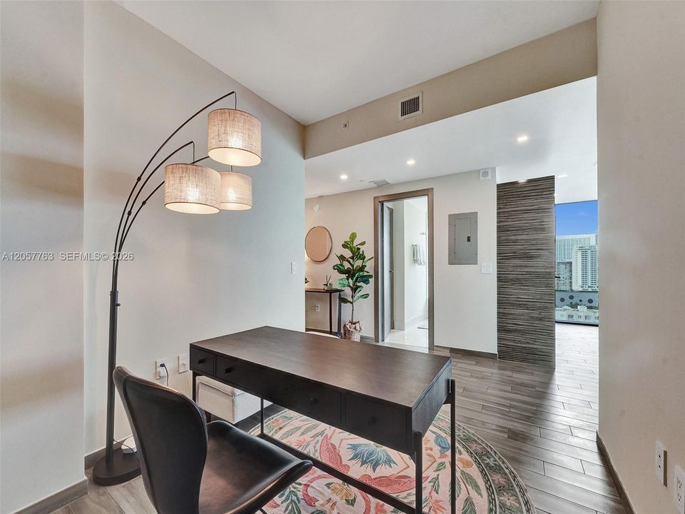 Active With Contract: $6,250 (2 beds, 2 baths, 1311 Square Feet)