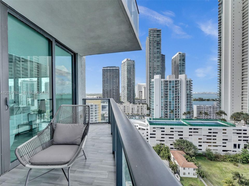Active With Contract: $6,250 (2 beds, 2 baths, 1311 Square Feet)