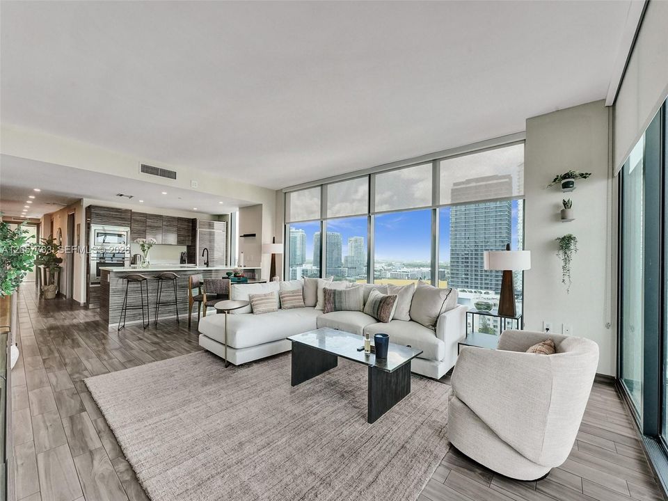 Active With Contract: $6,250 (2 beds, 2 baths, 1311 Square Feet)