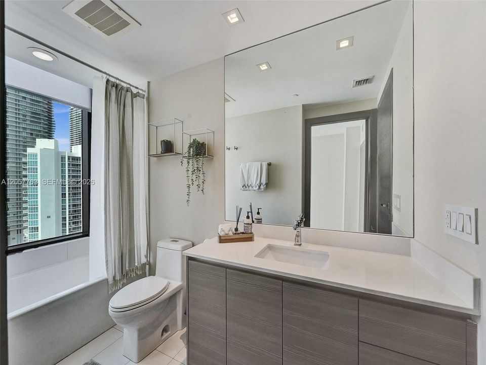 Active With Contract: $6,250 (2 beds, 2 baths, 1311 Square Feet)