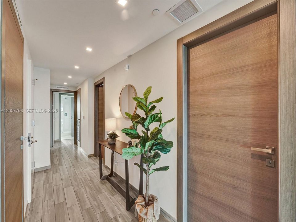 Active With Contract: $6,250 (2 beds, 2 baths, 1311 Square Feet)