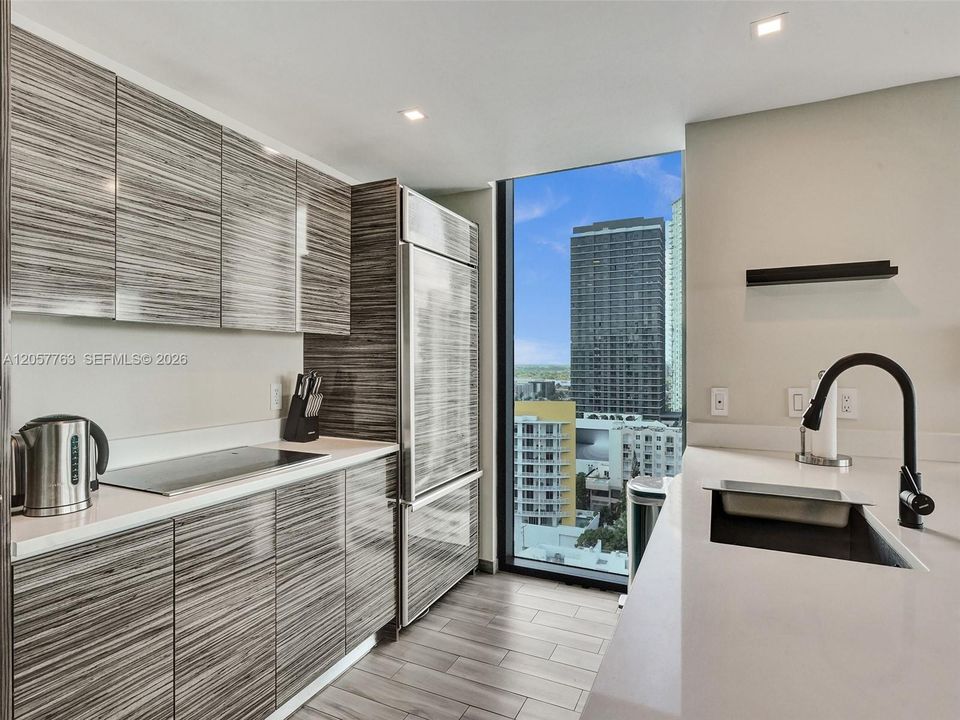 Active With Contract: $6,250 (2 beds, 2 baths, 1311 Square Feet)