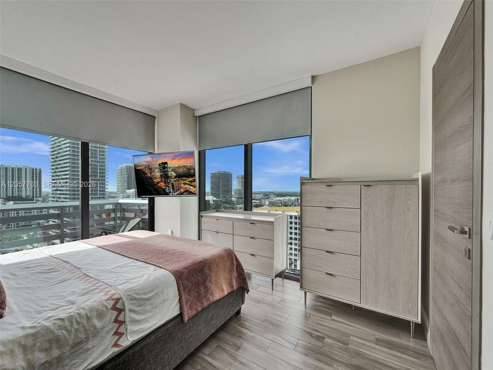 Active With Contract: $6,250 (2 beds, 2 baths, 1311 Square Feet)