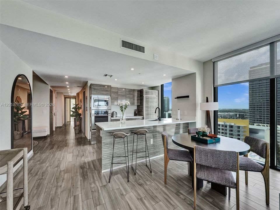 Active With Contract: $6,250 (2 beds, 2 baths, 1311 Square Feet)
