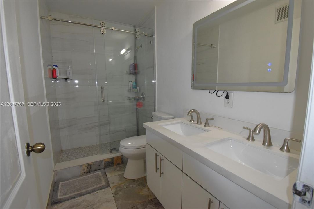 На продажу: $529,900 (4 спален, 2 ванн, 1650 Квадратных фут)