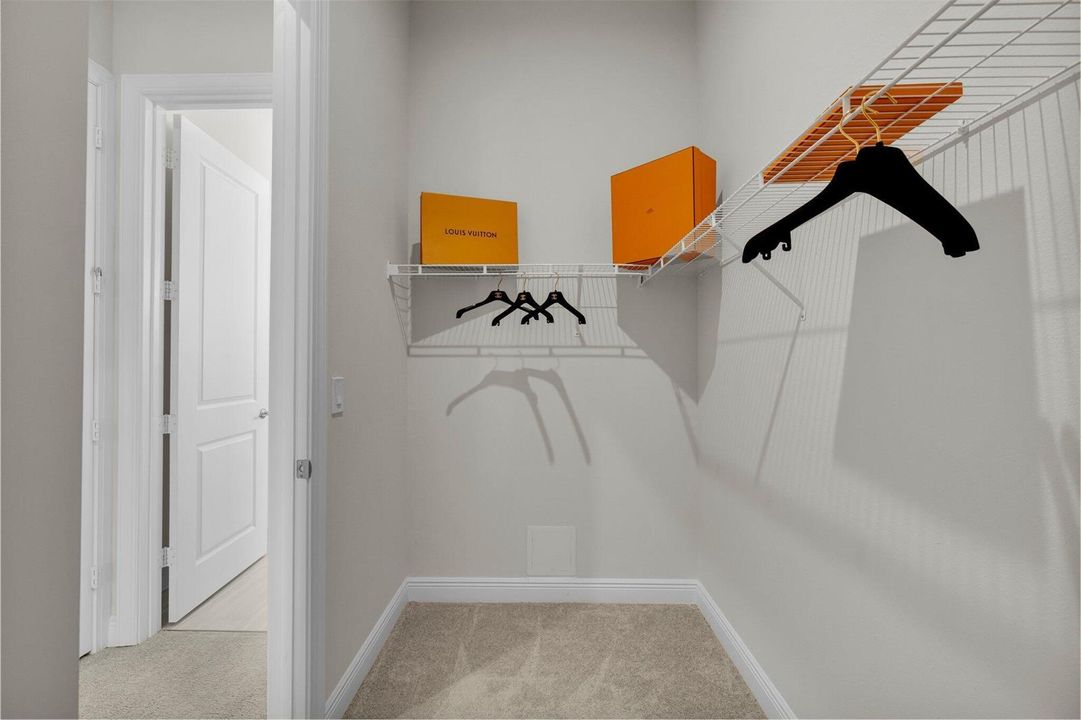 MB walking closet 1
