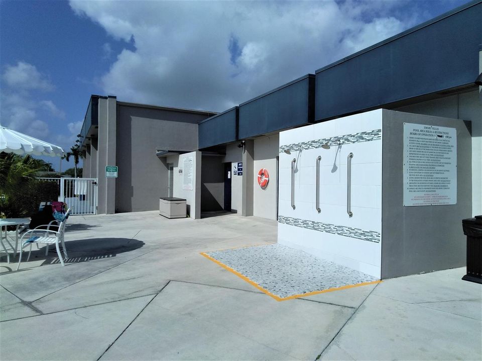 POOL SHOWERS AND RESTROOMS