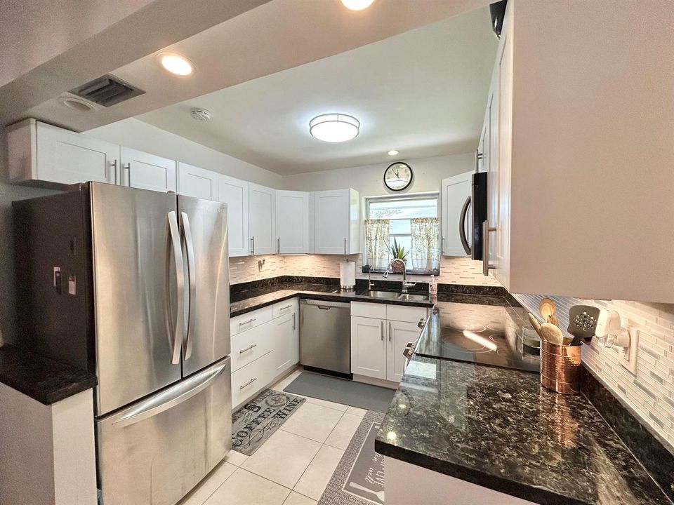 STAINLESS STEEL APPLIANCES