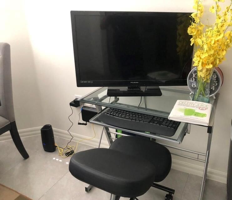 PhotoOfficeDesk