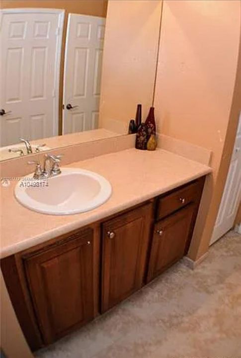 For Rent: $2,800 (3 beds, 2 baths, 1404 Square Feet)