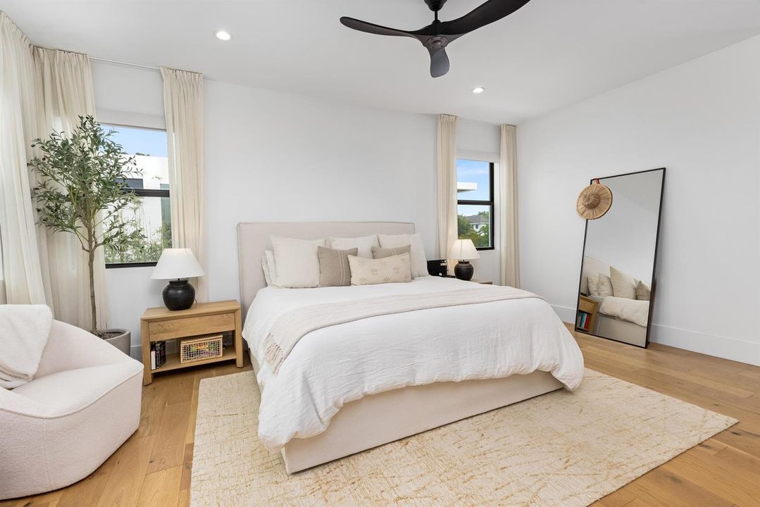 Master Bed 1