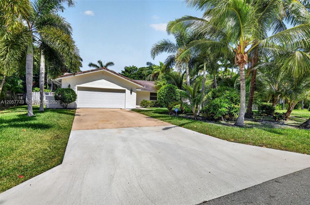 For Sale: $1,485,000 (3 beds, 2 baths, 1836 Square Feet)
