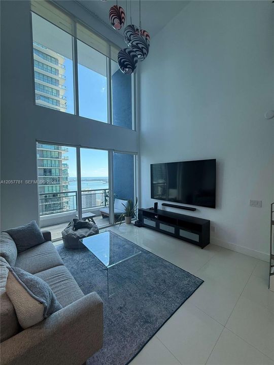 В аренду: $5,375 (2 спален, 2 ванн, 1148 Квадратных фут)
