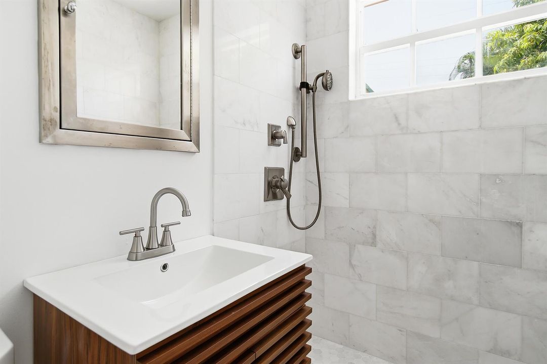 205-RUTLAND-BLVD-33405-027