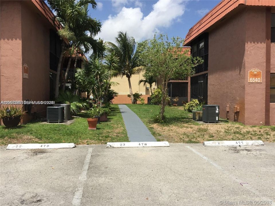For Rent: $2,600 (3 beds, 2 baths, 980 Square Feet)