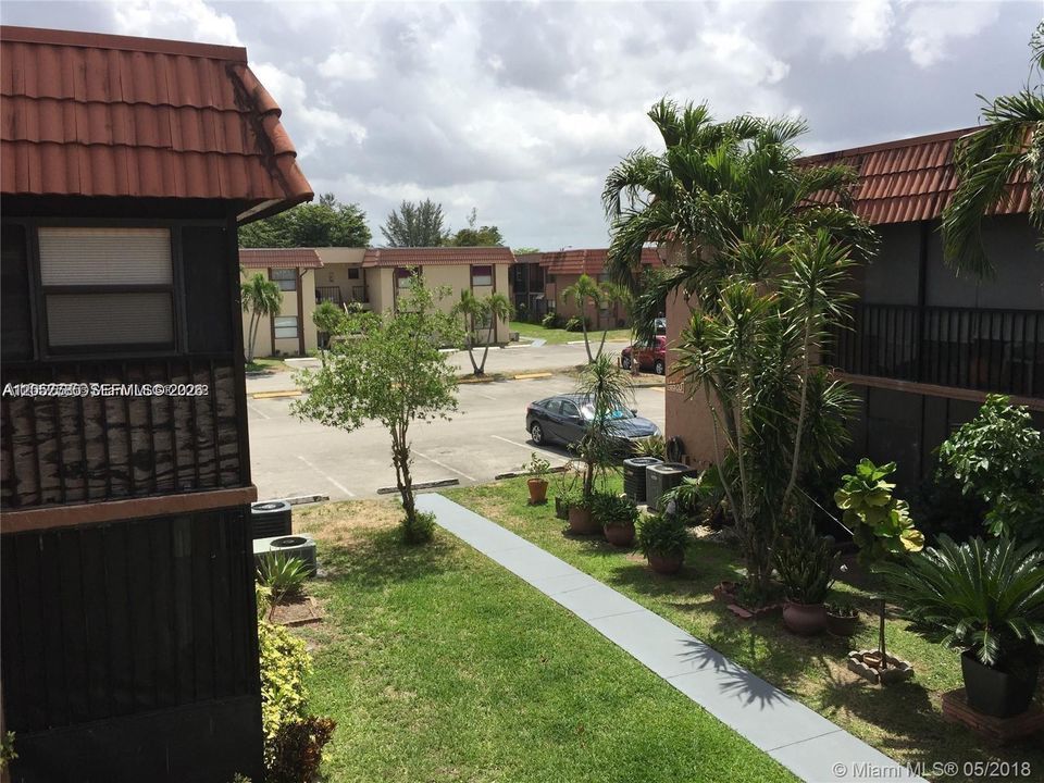 For Rent: $2,600 (3 beds, 2 baths, 980 Square Feet)