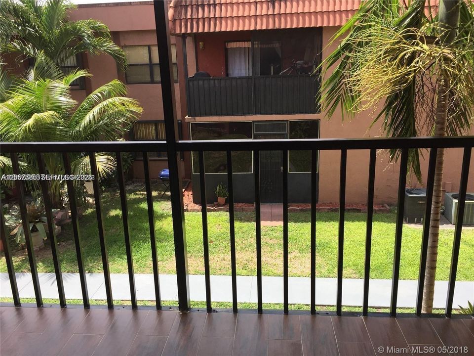 For Rent: $2,600 (3 beds, 2 baths, 980 Square Feet)