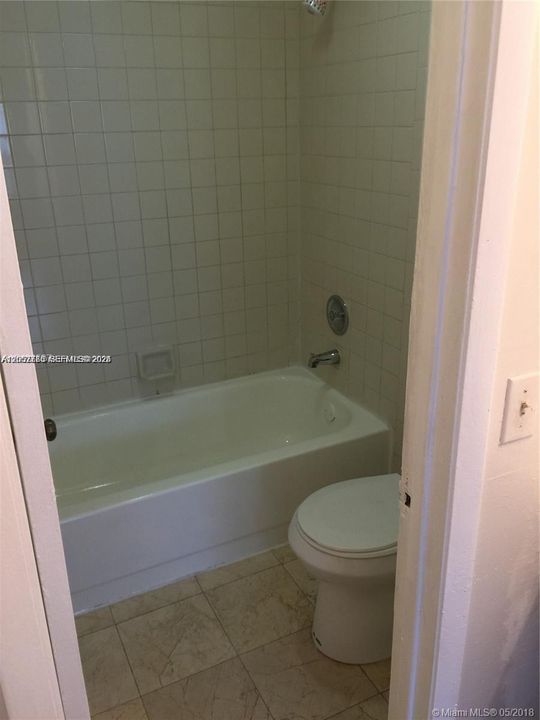 For Rent: $2,600 (3 beds, 2 baths, 980 Square Feet)