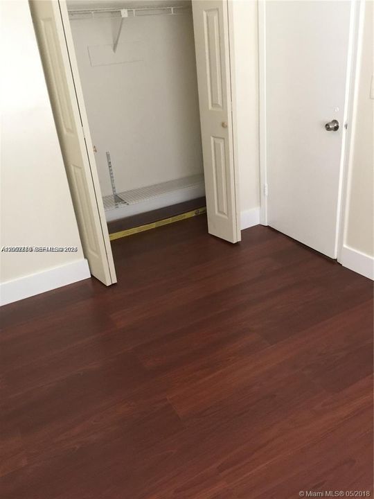 For Rent: $2,600 (3 beds, 2 baths, 980 Square Feet)