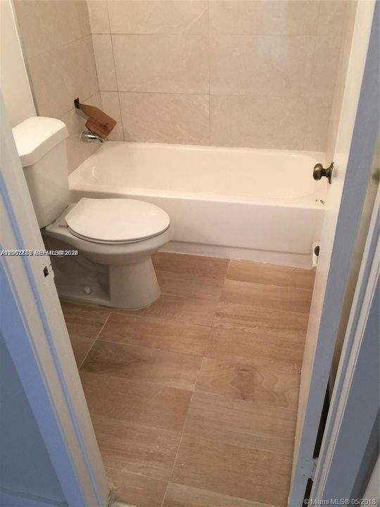 For Rent: $2,600 (3 beds, 2 baths, 980 Square Feet)