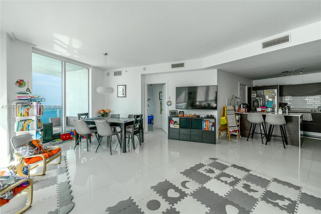 En Renta: $5,900 (3 camas, 3 baños, 1494 Pies cuadrados)