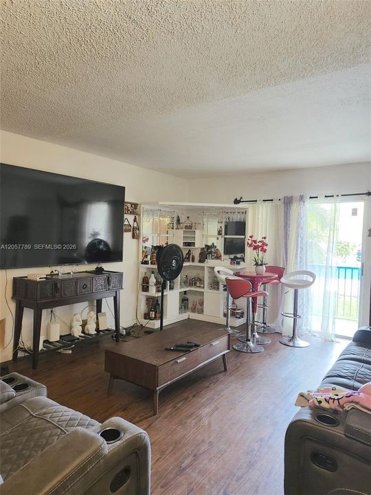 For Sale: $160,000 (2 beds, 2 baths, 1458 Square Feet)