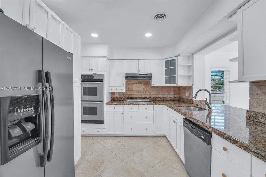 For Sale: $650,000 (3 beds, 2 baths, 1558 Square Feet)