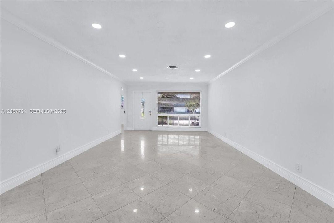 For Sale: $650,000 (3 beds, 2 baths, 1558 Square Feet)
