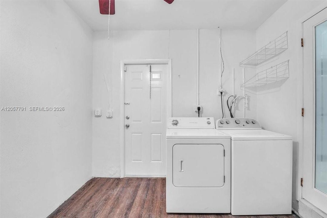 For Sale: $650,000 (3 beds, 2 baths, 1558 Square Feet)
