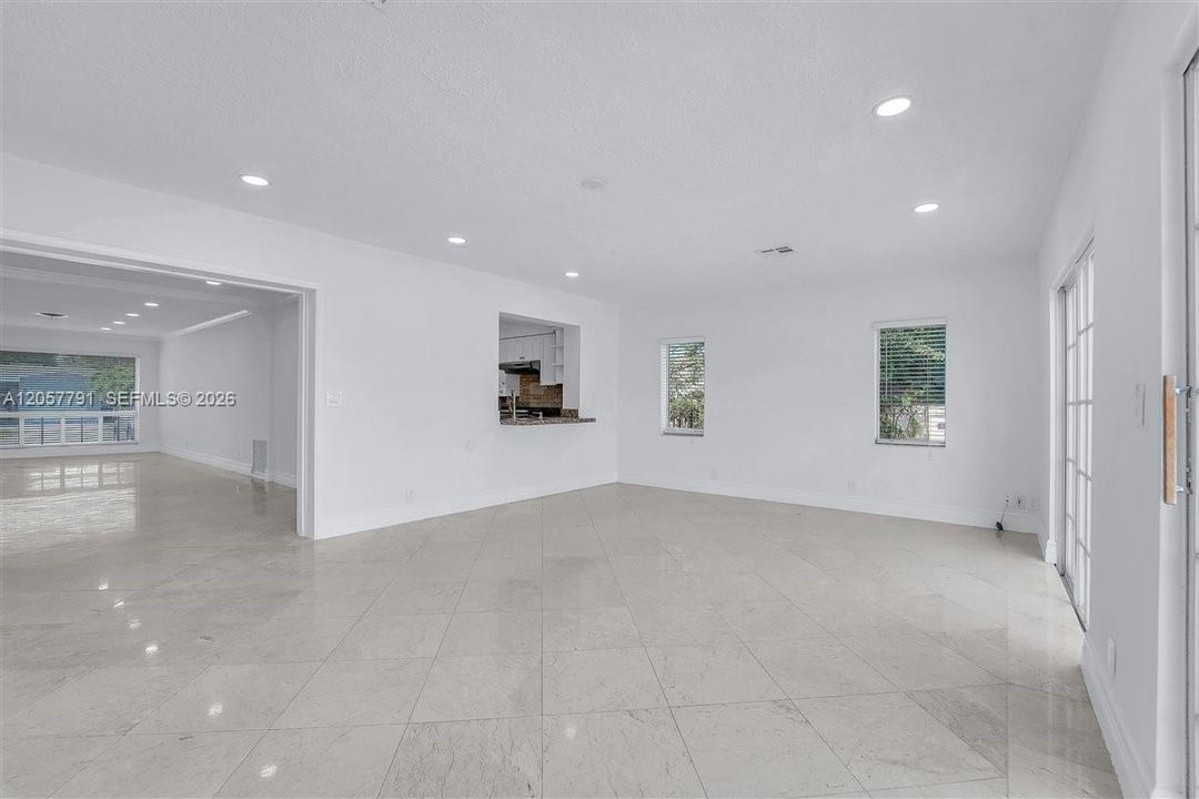 For Sale: $650,000 (3 beds, 2 baths, 1558 Square Feet)