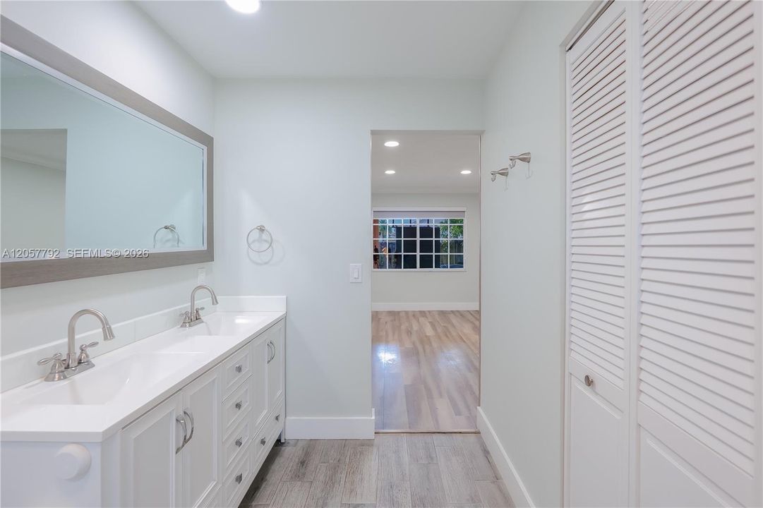 En Venta: $748,000 (3 camas, 2 baños, 1557 Pies cuadrados)