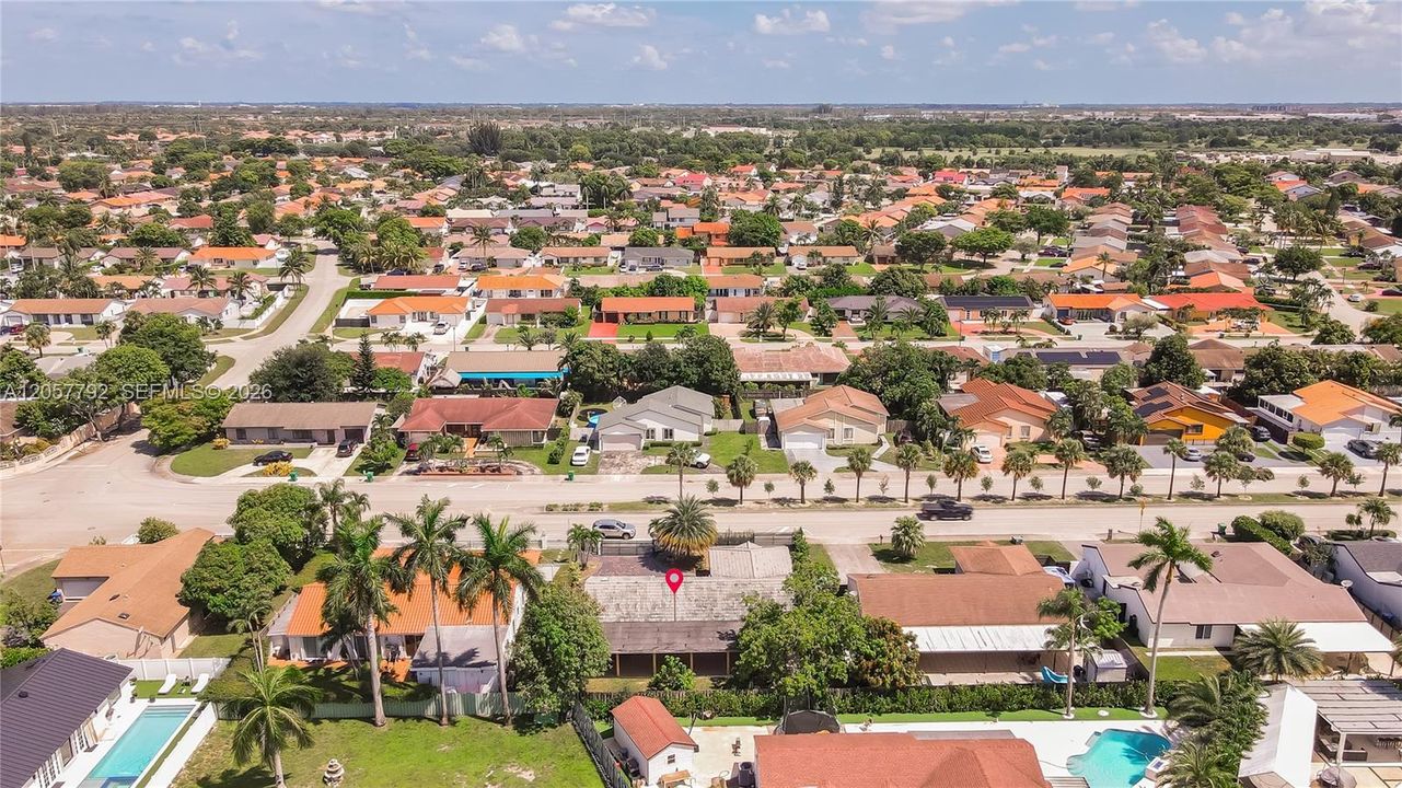 En Venta: $748,000 (3 camas, 2 baños, 1557 Pies cuadrados)