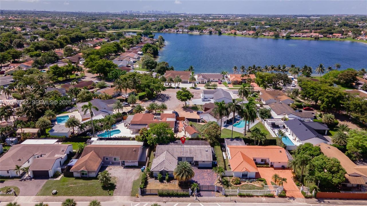 En Venta: $748,000 (3 camas, 2 baños, 1557 Pies cuadrados)